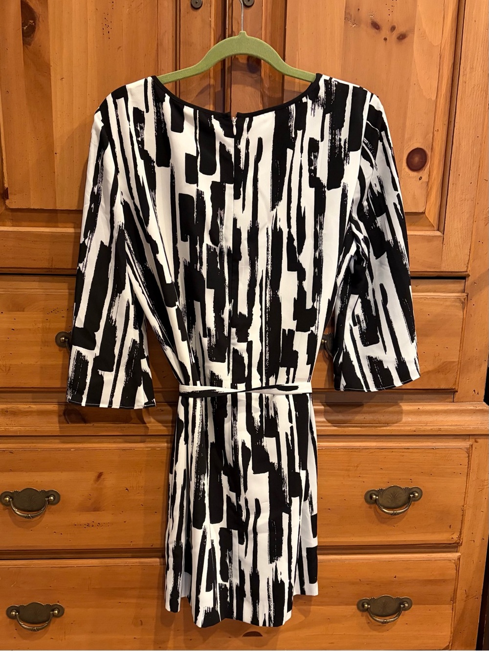 Tahari Black and White Brushstroke Belted Long Sleeve Dress with Scoop Neck